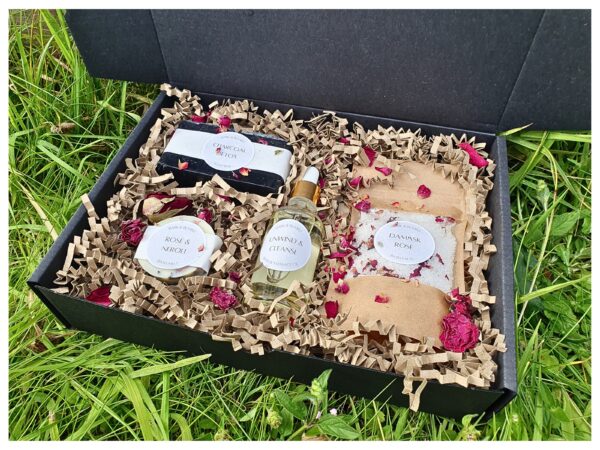 'Unwind & Cleanse' Rose Spa Gift Box - Image 2