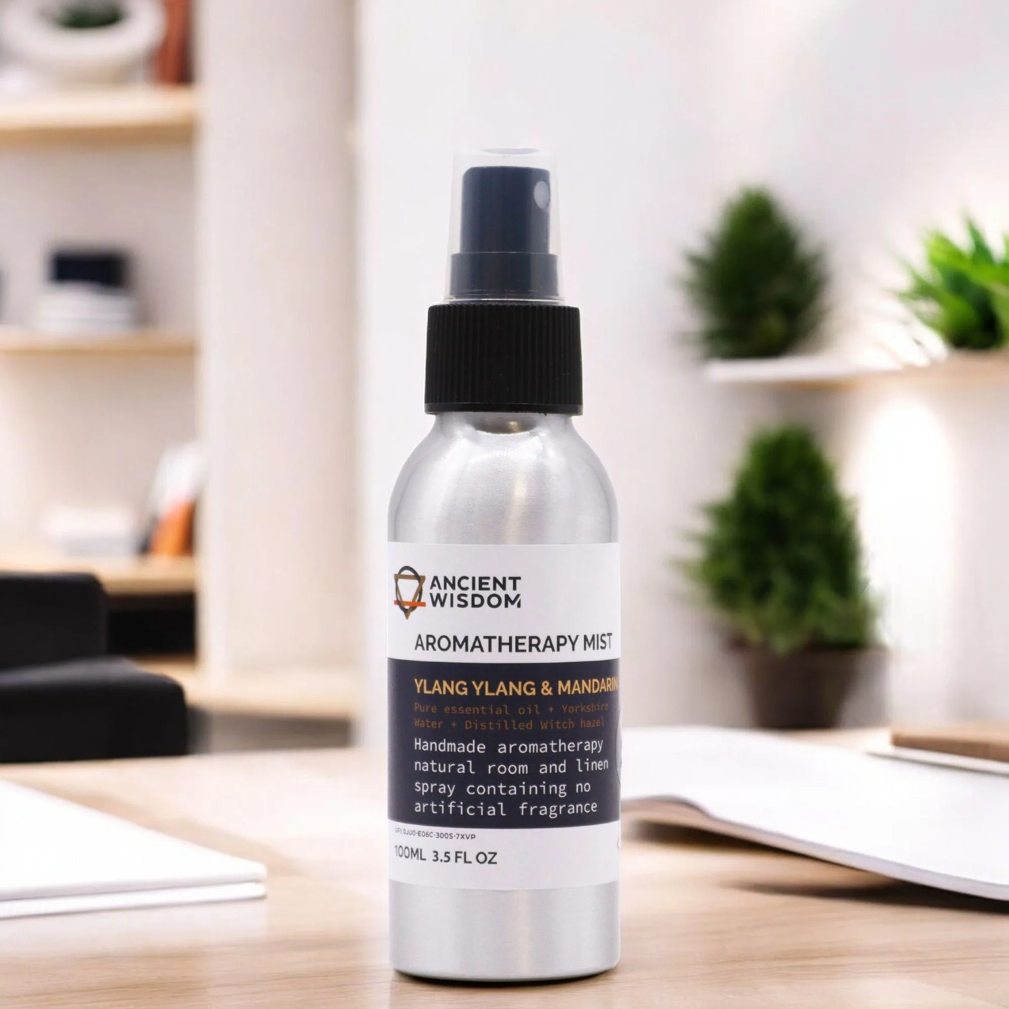 Essential Oil Room Spray - Ylang Ylang & Mandarin, 100ml - Image 2